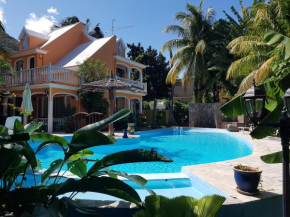 Villa Tourelle of Paradise with heated bigPrivate Pool May to Aug